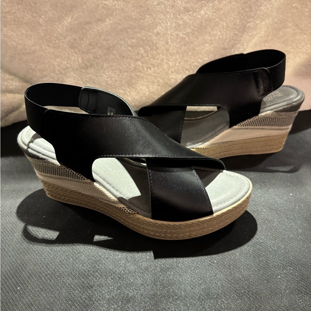 Bella Vita Black and Tan Wedge Sandals